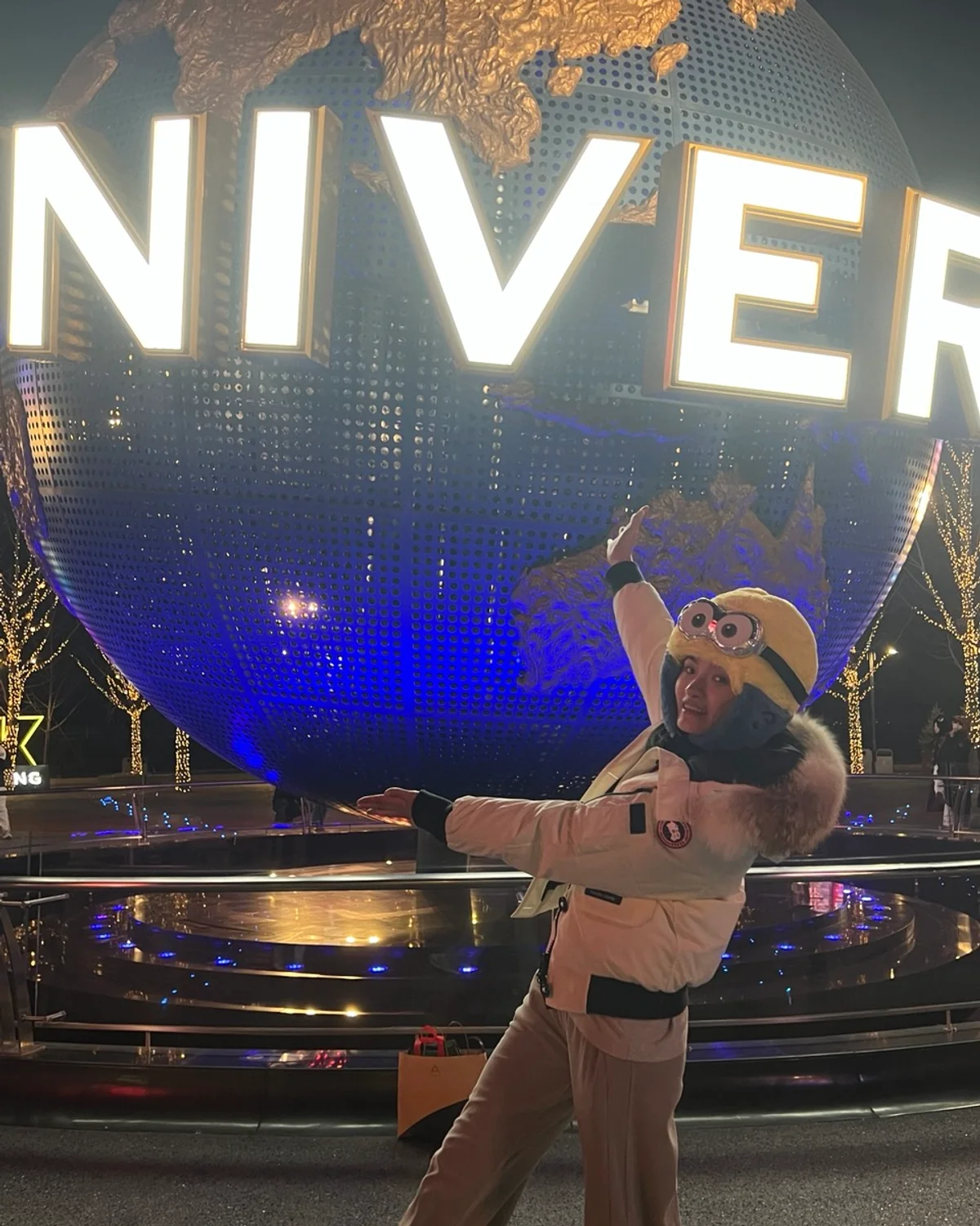 在环球影城地球标志前的旅行记录